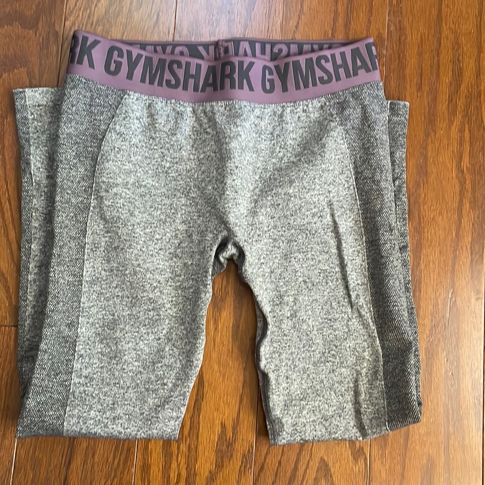 Grey gym shark leggings
